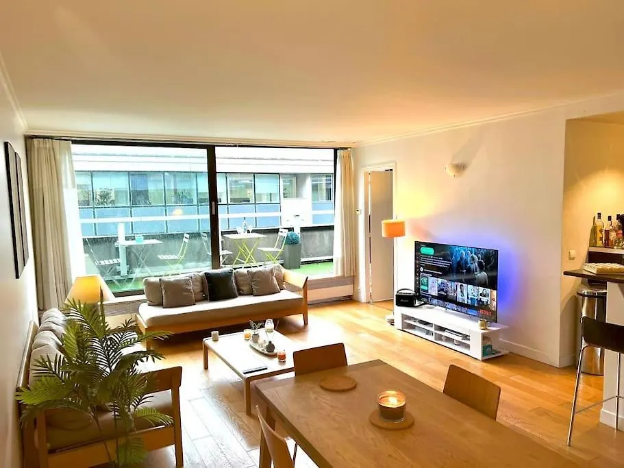Champs Elysees-Belle Terrasse, Luxueux Appartement Paris Apartment