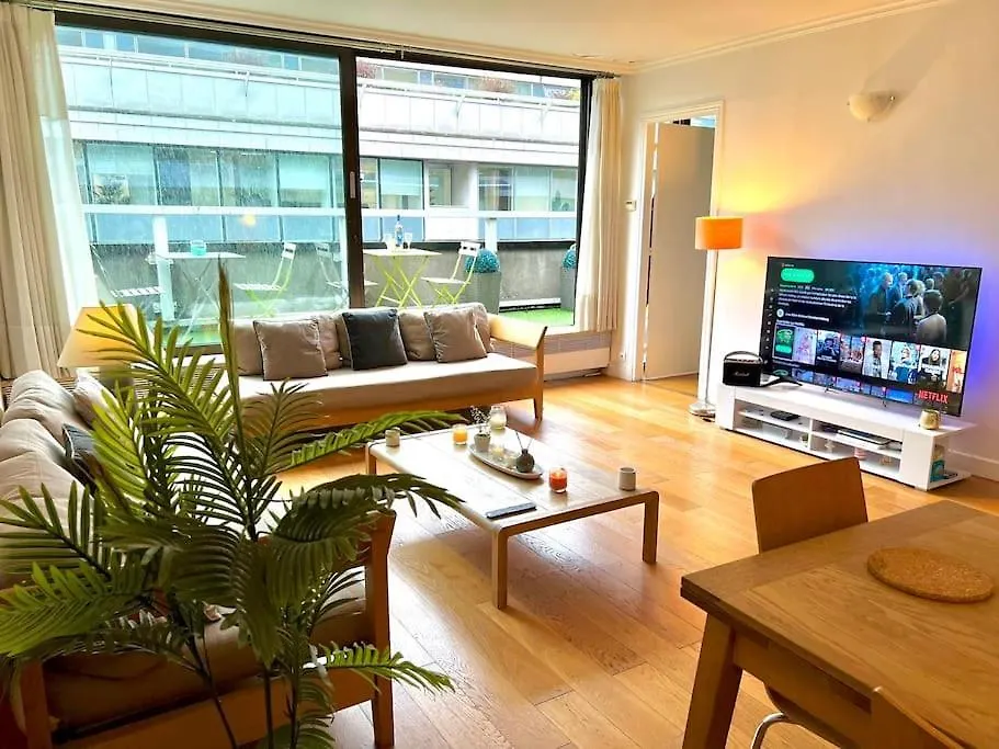 Champs Elysees-Belle Terrasse, Luxueux Appartement Paris